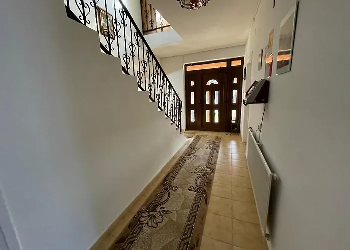 Mini Panzio בית הארחה 3*