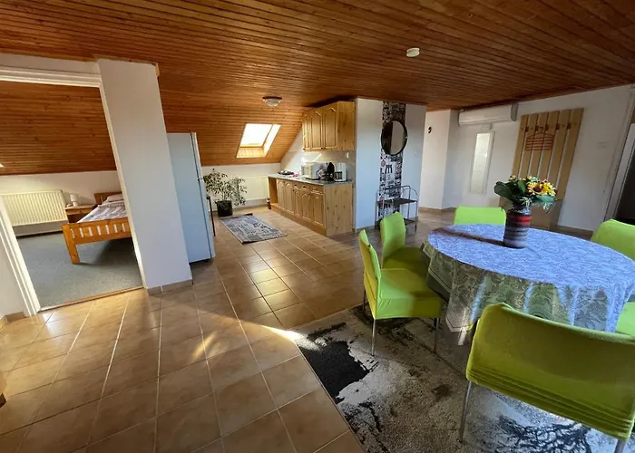 Mini Panzio בית הארחה 3*