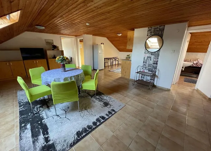 Mini Panzio 招待所 3*